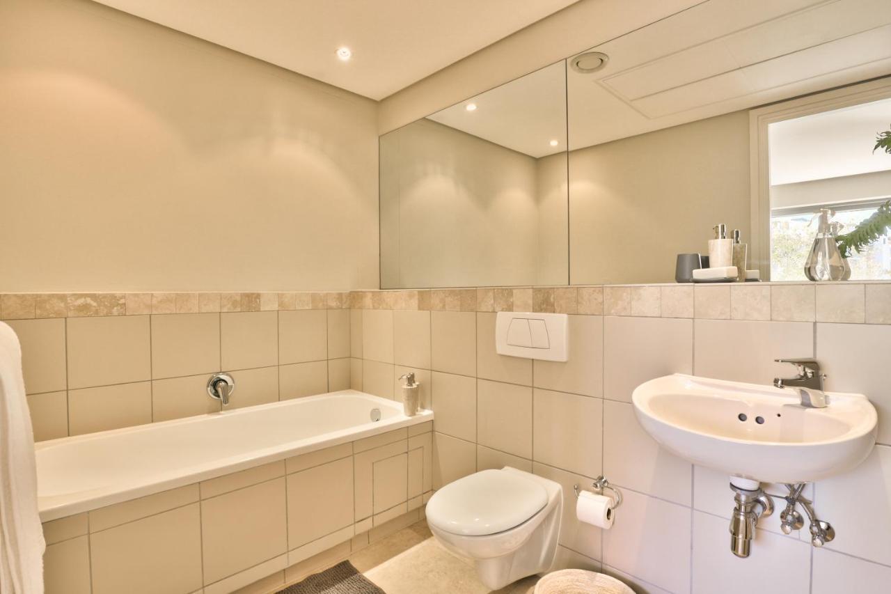 Elegant V&A Waterfront Canal Apartment Cape Town Exterior foto